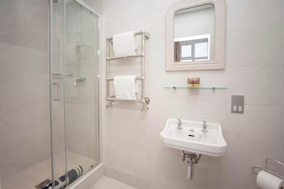 Stylish City Centre Apartment - バース エクステリア 写真